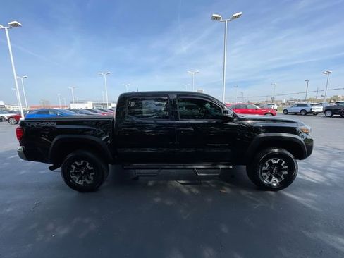 Used 2019 Toyota Tacoma TRD Off-Road image 6