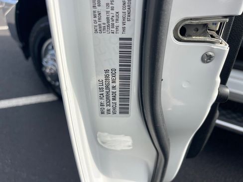 Used 2024 RAM 3500 Big Horn image 11