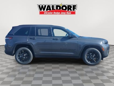 New 2026 Jeep Grand Cherokee Altitude AWD/4WD image 2