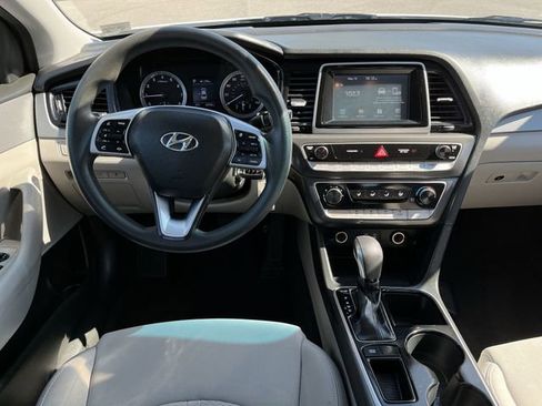 Used 2019 Hyundai Sonata SE FWD image 12