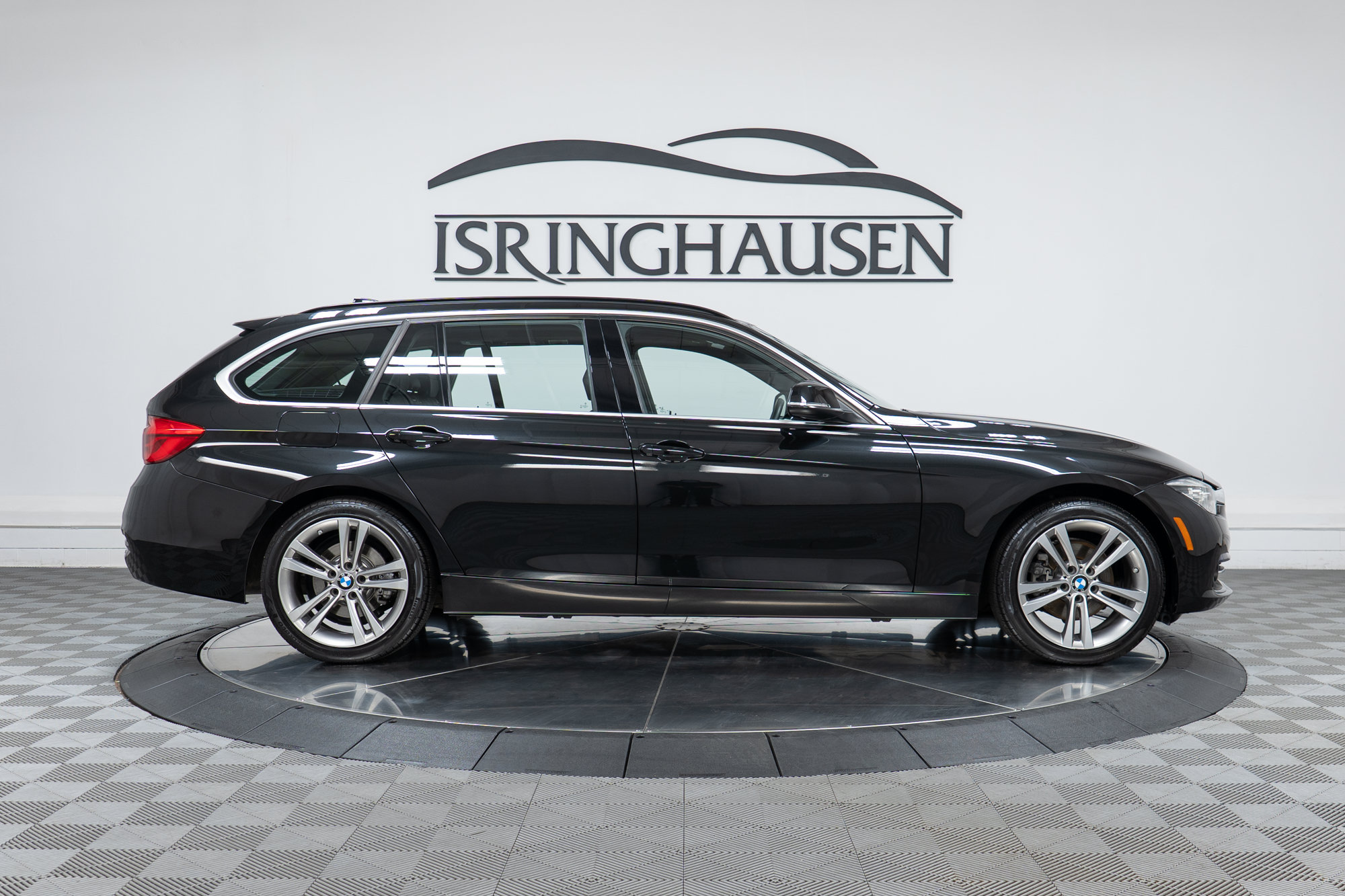 Used 2018 BMW 330i xDrive Wagon AWD/4WD image 4