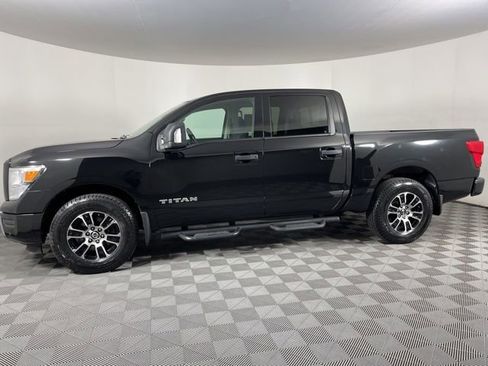 Used 2022 Nissan Titan SV w/ SV Convenience Package AWD/4WD image 7