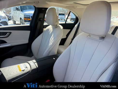 New 2026 Mercedes-Benz E 350 4MATIC Sedan image 12