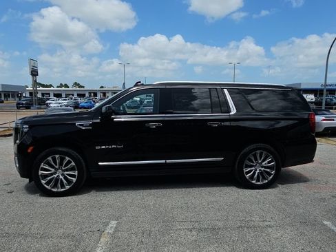 Used 2021 GMC Yukon XL Denali w/ Denali Ultimate Package RWD image 4