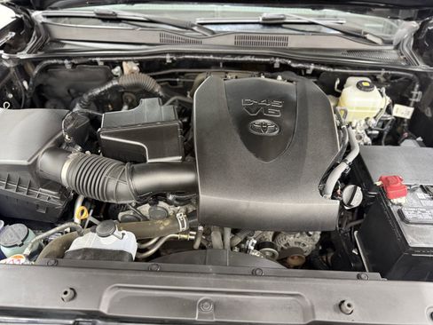 Used 2020 Toyota Tacoma TRD Off-Road image 28