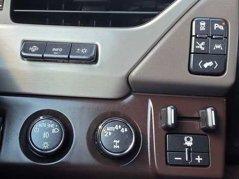 Used 2020 GMC Yukon Denali w/ Denali Ultimate Package AWD/4WD image 21