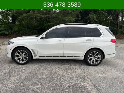 Used 2021 BMW X7 xDrive40i w/ Parking Assistance Package AWD/4WD image 2