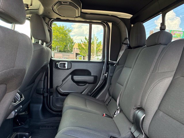Used 2023 Jeep Gladiator Sport AWD/4WD image 22