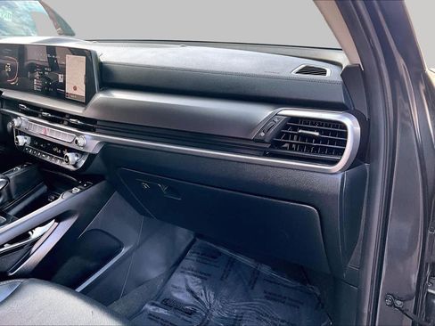 Used 2024 Kia Telluride S FWD image 18