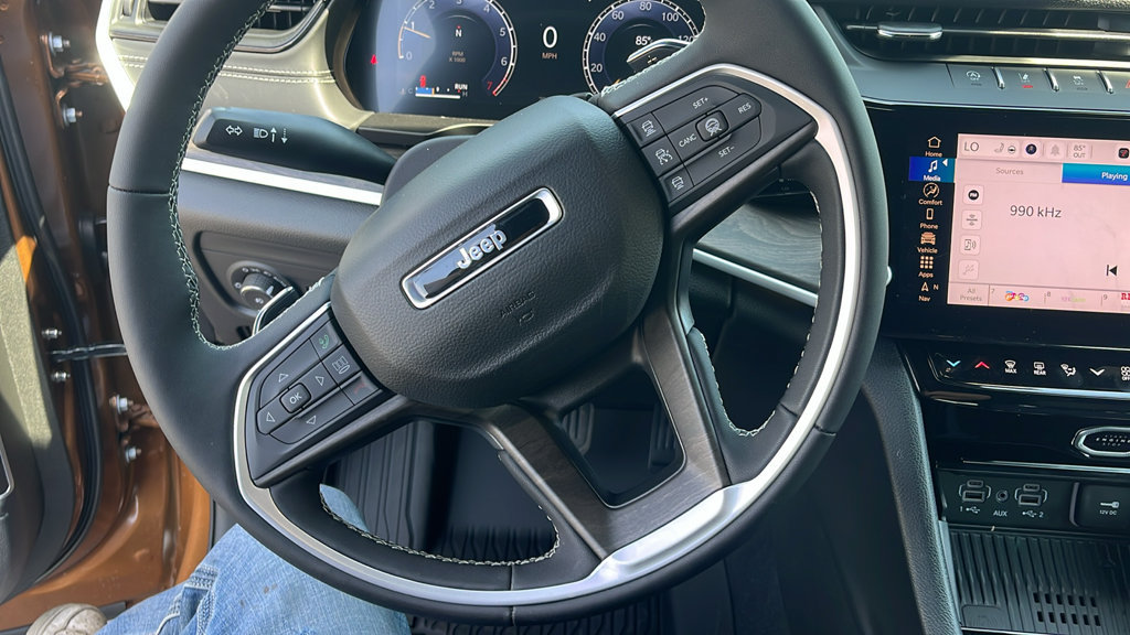 New 2026 Jeep Grand Cherokee Limited AWD/4WD image 12