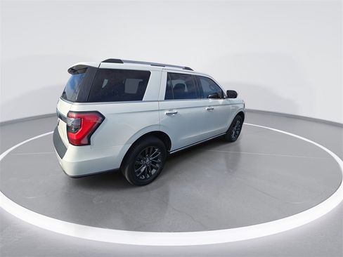 Used 2021 Ford Expedition Limited image 8