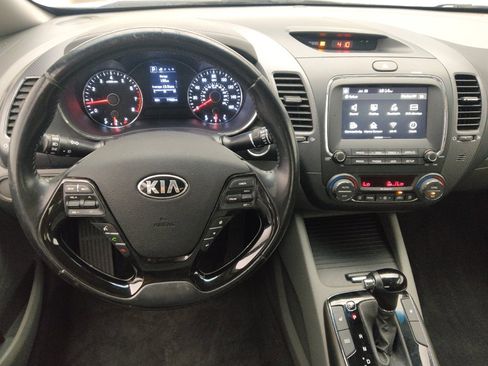 Used 2017 Kia Forte EX FWD image 22