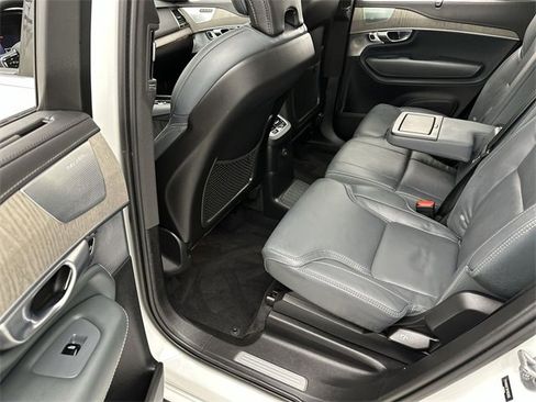 Certified 2024 Volvo XC90 T8 Ultimate w/ Protection Package Premier image 23