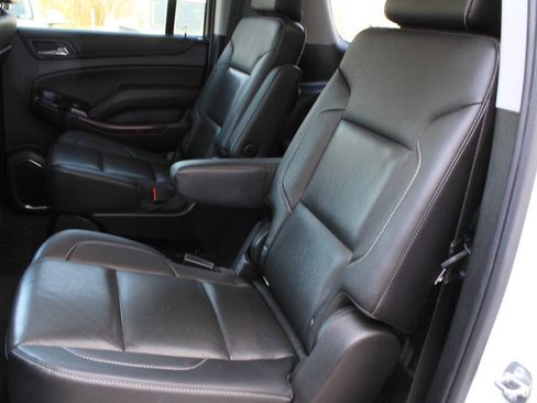 Used 2020 GMC Yukon XL SLT AWD/4WD image 13