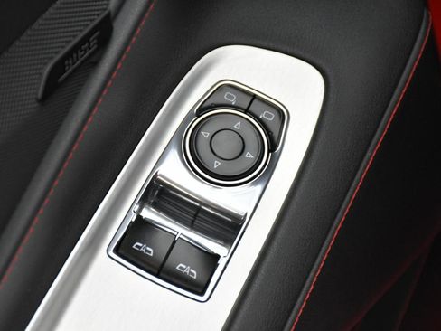 Used 2022 Chevrolet Corvette Stingray Coupe w/ Z51 Performance Package RWD image 19