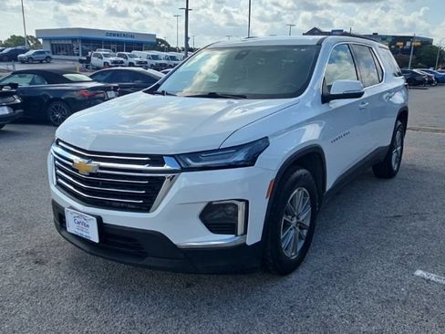 Used 2023 Chevrolet Traverse LT FWD image 3
