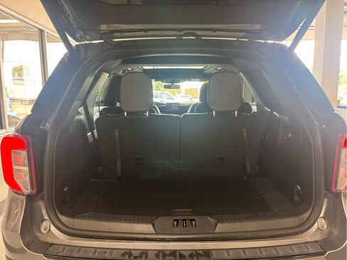 Used 2023 Ford Explorer ST-Line w/ Class IV Trailer Tow Package AWD/4WD image 8