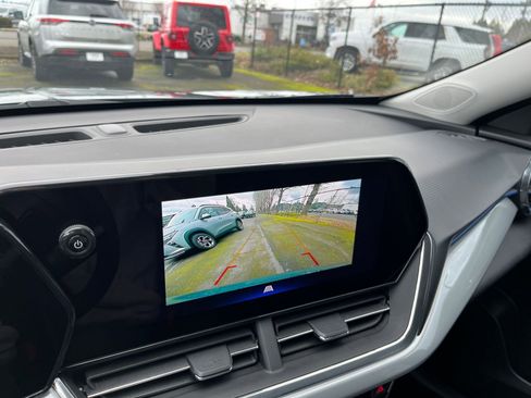 Used 2025 Chevrolet Trax LT image 22