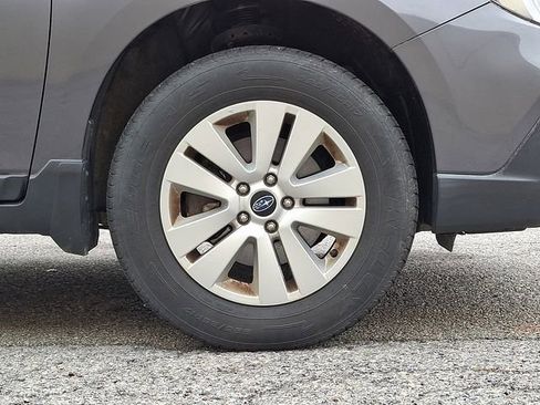 Used 2018 Subaru Outback 2.5i Premium image 8