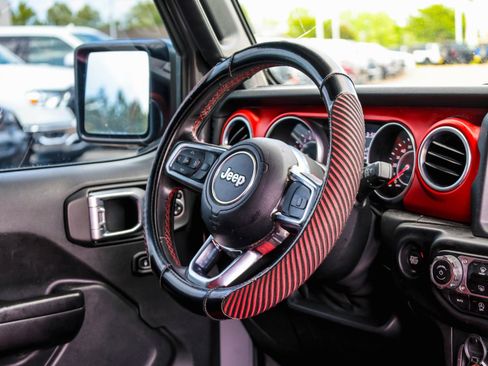 Used 2020 Jeep Wrangler Unlimited Rubicon AWD/4WD image 11