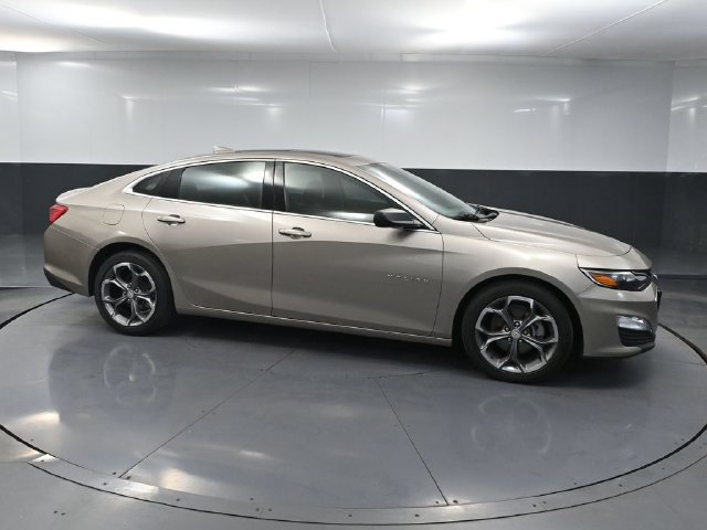 Used 2024 Chevrolet Malibu LT FWD image 3