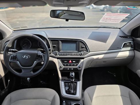Used 2017 Hyundai Elantra SE FWD image 14