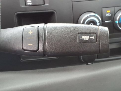 Used 2011 GMC Sierra 1500 W/T AWD/4WD image 4