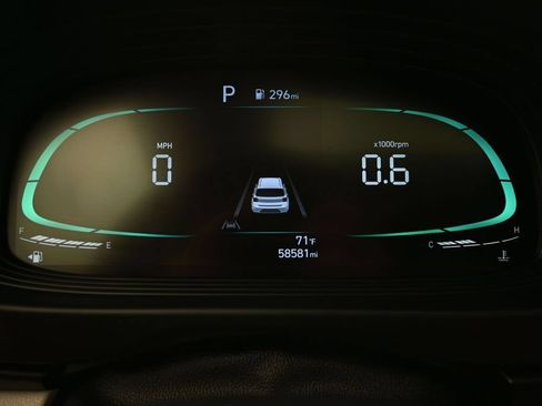Certified 2024 Hyundai Venue SEL FWD image 9