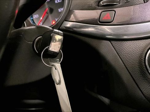 Used 2016 Chevrolet Impala LT w/ Convenience Package FWD image 32