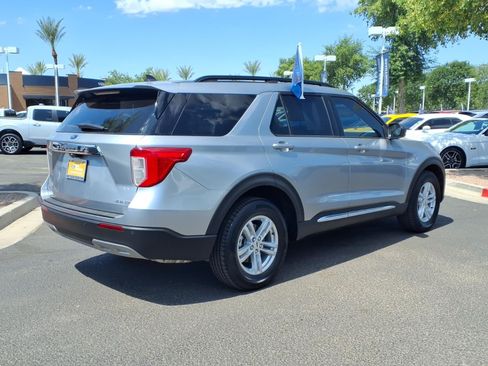 Certified 2022 Ford Explorer XLT w/ Equipment Group 202A AWD/4WD image 4