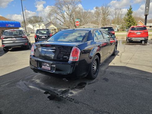 Used 2012 Chrysler 300 S w/ Luxury Group image 10