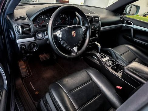 Used 2010 Porsche Cayenne AWD/4WD image 16