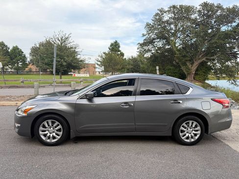 Used 2014 Nissan Altima 2.5 S w/ Display Audio Package image 4