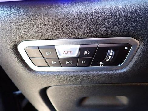 Used 2022 BMW X5 xDrive40i w/ M Sport Package image 19