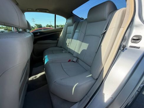 Used 2015 INFINITI Q40 AWD w/ Navigation Package image 10