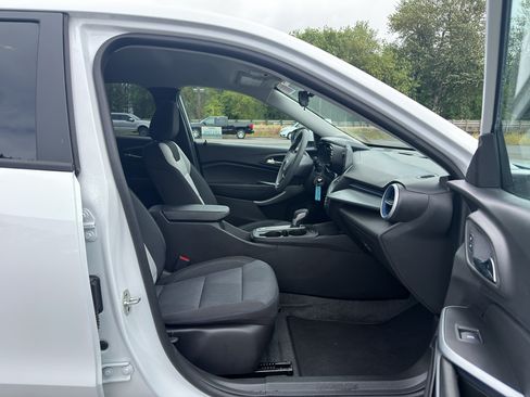 New 2026 Chevrolet Trax LS w/ LS Convenience Package FWD image 14