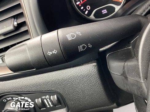 Used 2023 Jeep Renegade Latitude AWD/4WD image 29