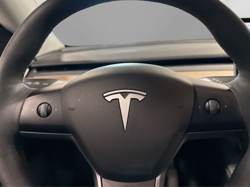 Used 2024 Tesla Model Y Long Range RWD image 22