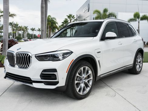 Used 2023 BMW X5 xDrive45e w/ Climate Comfort Package AWD/4WD image 7