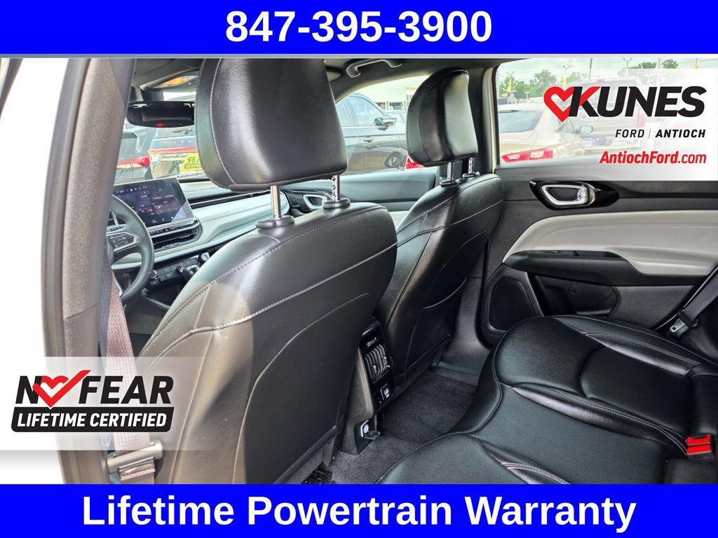 Used 2025 Jeep Compass Limited AWD/4WD image 30