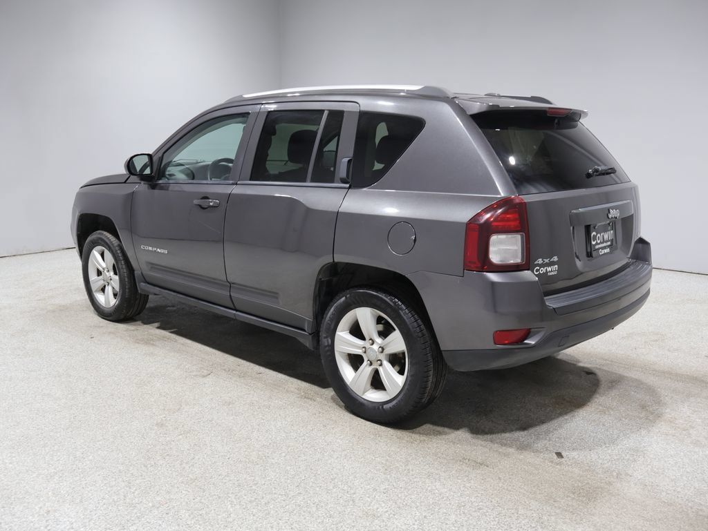 Used 2016 Jeep Compass Latitude AWD/4WD image 4