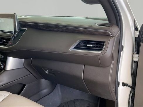 Used 2022 Chevrolet Tahoe Z71 w/ Z71 Off-Road Package AWD/4WD image 19