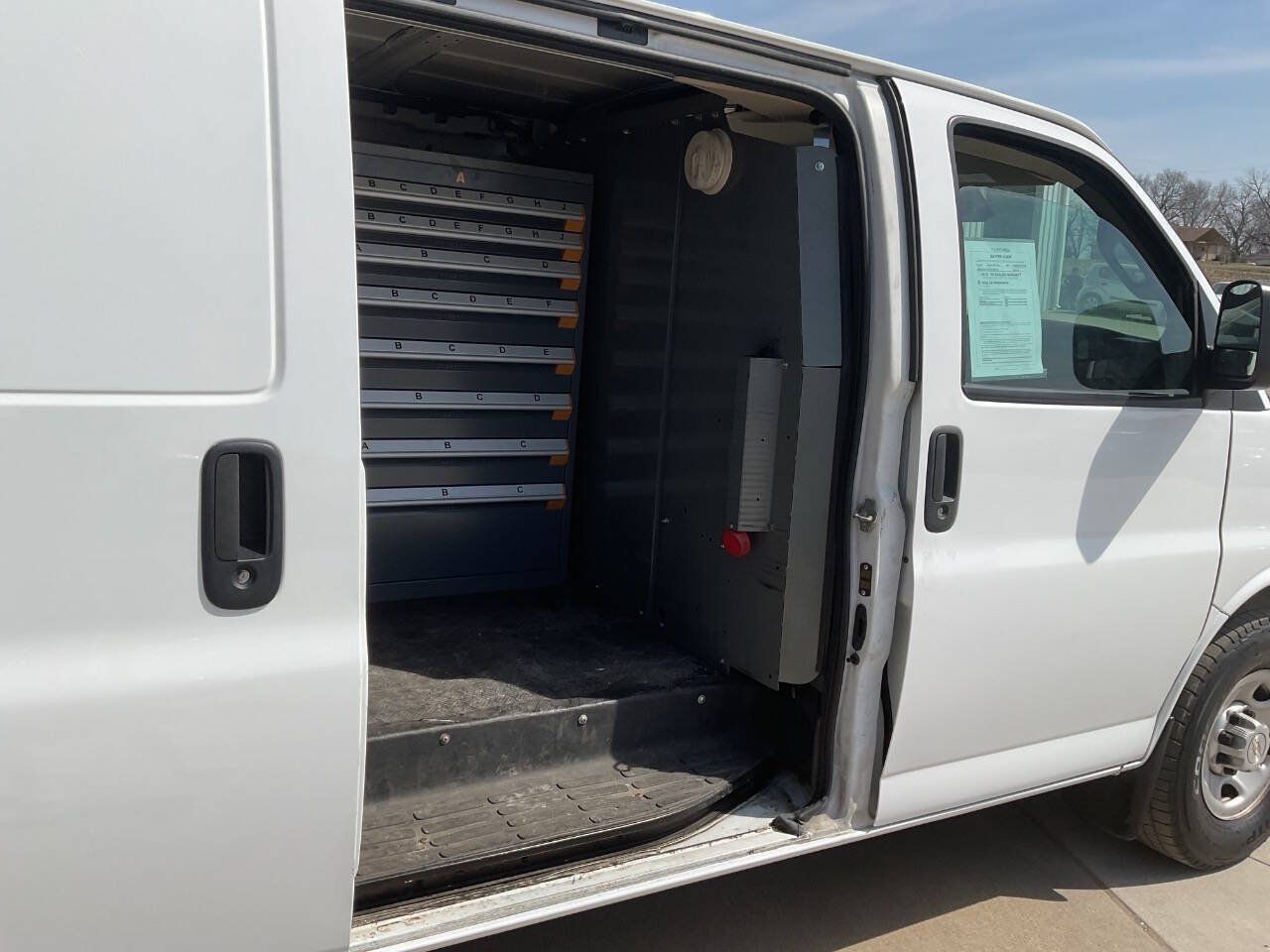 Used 2020 Chevrolet Express 3500 Extended w/ Driver Convenience Package RWD image 19