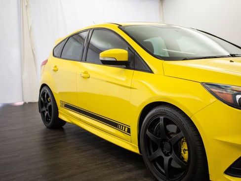 Used 2017 Ford Focus ST w/ Equipment Group 402A FWD image 34