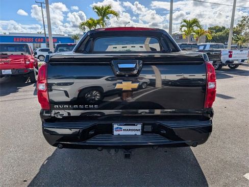 Used 2013 Chevrolet Avalanche LT image 9
