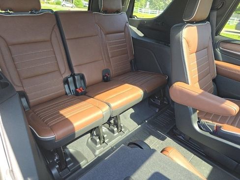 Used 2024 GMC Yukon Denali Ultimate AWD/4WD image 27