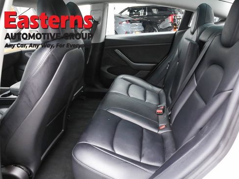 Used 2023 Tesla Model 3 Standard Range image 19