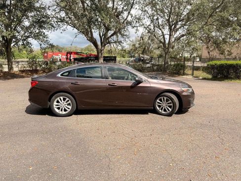 Used 2016 Chevrolet Malibu LT w/ Leather Package image 4