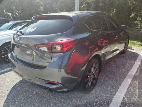 Used 2018 MAZDA MAZDA3 Touring FWD image 2