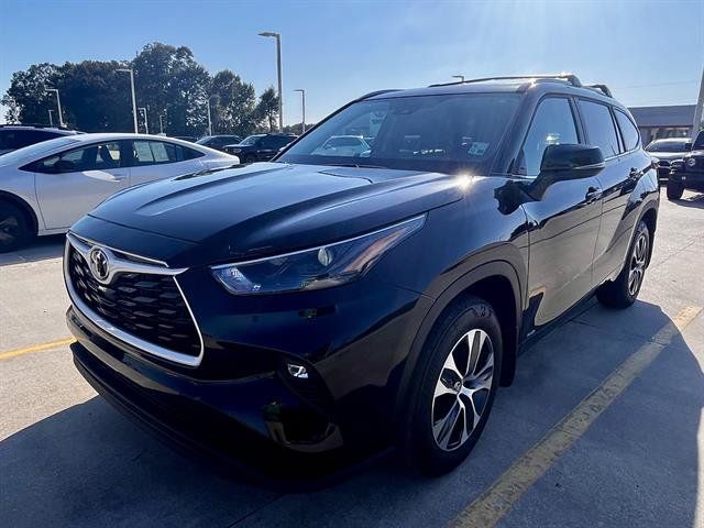 Used 2026 Toyota Highlander XLE AWD/4WD image 9
